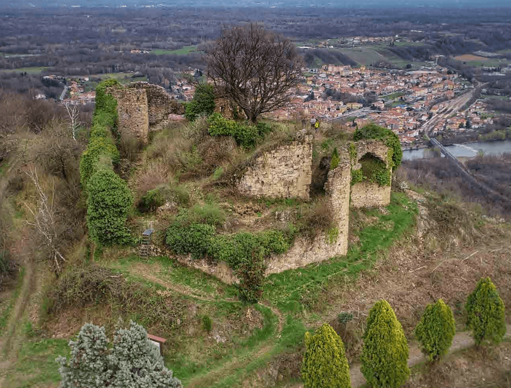 Castello di San Lorenzo: una fortezza tra storia, potere e paesaggio